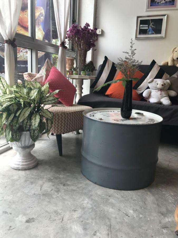 The Grace House Chiangmai Panzió Csiangmaj Kültér fotó