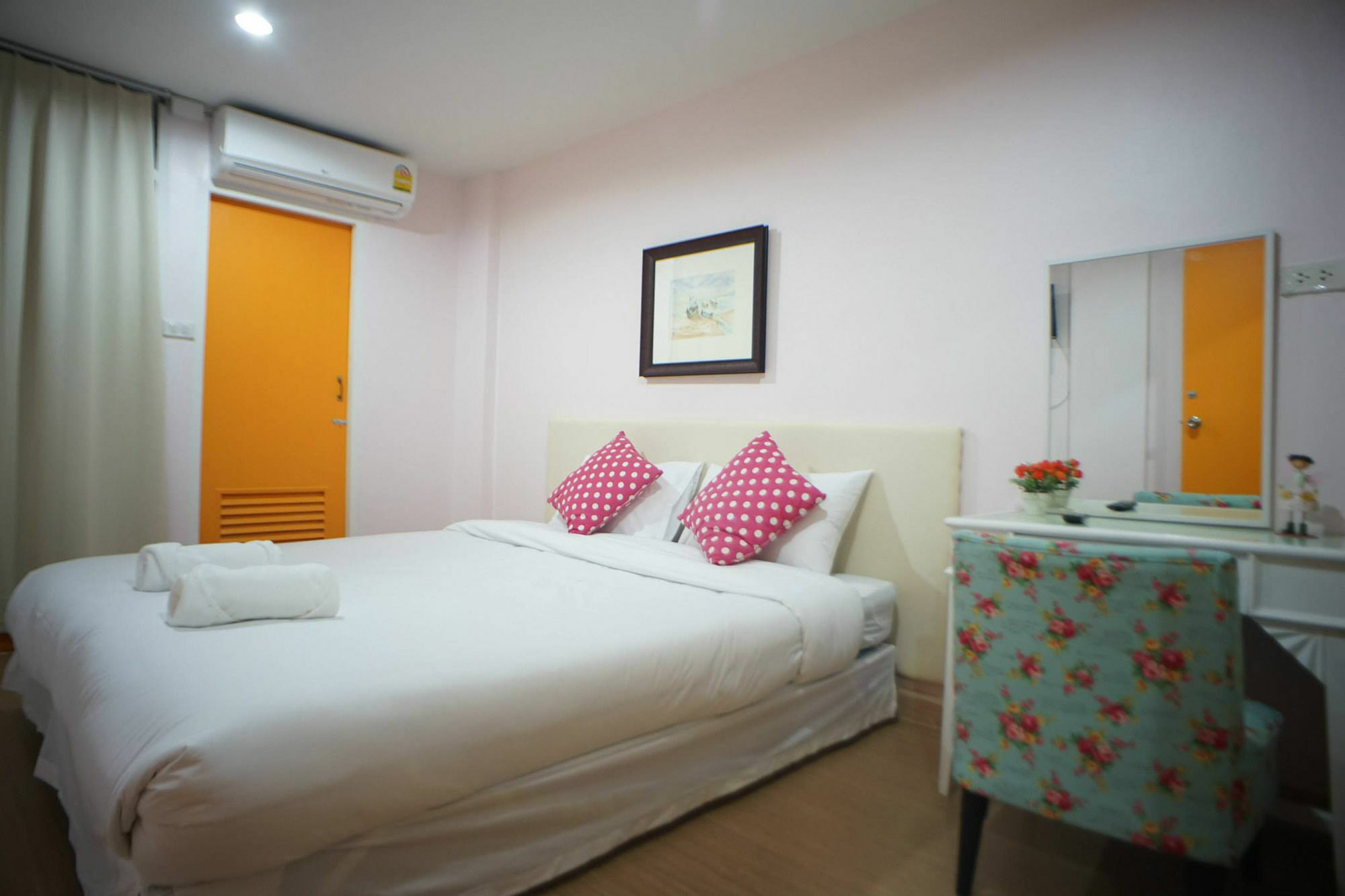 The Grace House Chiangmai Panzió Csiangmaj Kültér fotó